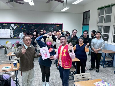 進修學校一年一度的義賣活動圖片